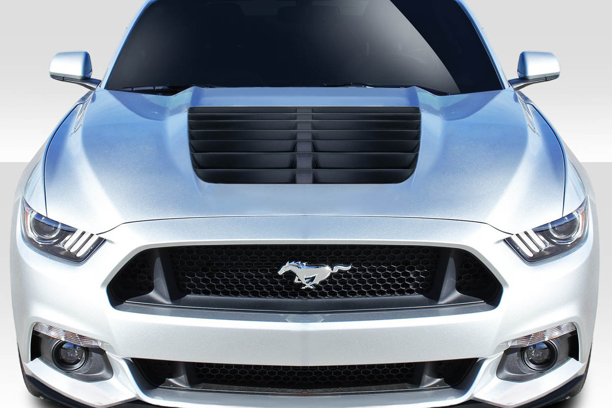 2020 Ford Mustang капот